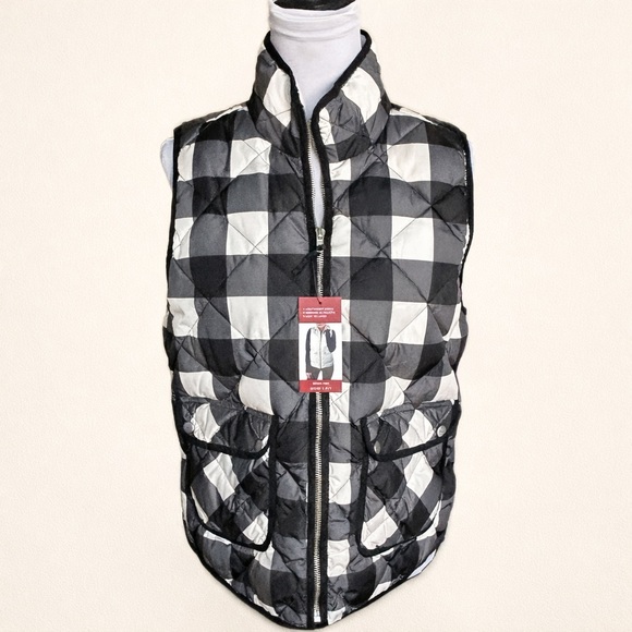 Woolrich Jackets & Blazers - Woolrich Women’s Quilted Buffalo Plaid Down Vest Black White M NWT